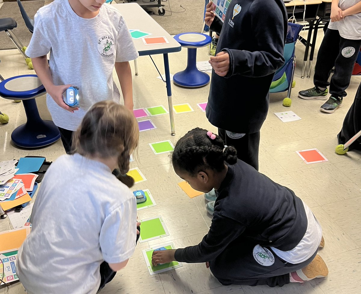 DeniseGertz's tweet image. Indoor recess also meant we got to do a little Coding fun with the Sphero Indi Cars.
#codingintheclassroom #indoorrecess #rainyday #secondgraderocks @Sphero