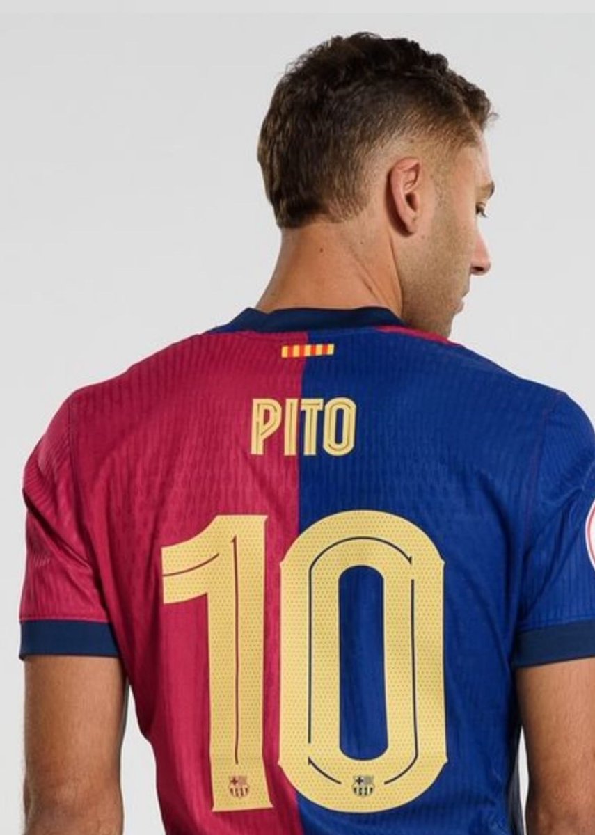 rdougla5's tweet photo. El fichaje más esperado del club más polémico de la historia Solteras FC 🙃 https://t.co/ijQDDe2Mtt