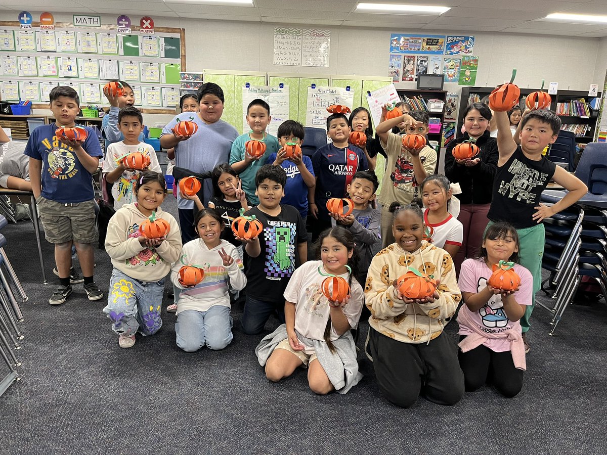 Mrs. Holloway tweet media