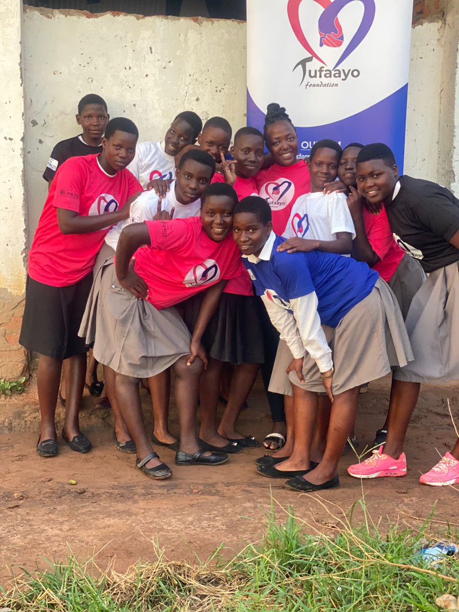 tufaayo's tweet photo. #SugarDaddys awareness 
Day 3 of sugar daddy awareness project at Vision high school..
Our facilitators dedication to save the young girls future is commendable #girlpower
@africanngos 
@thedprize 
@PlanUganda https://t.co/3MJxj6nbXZ