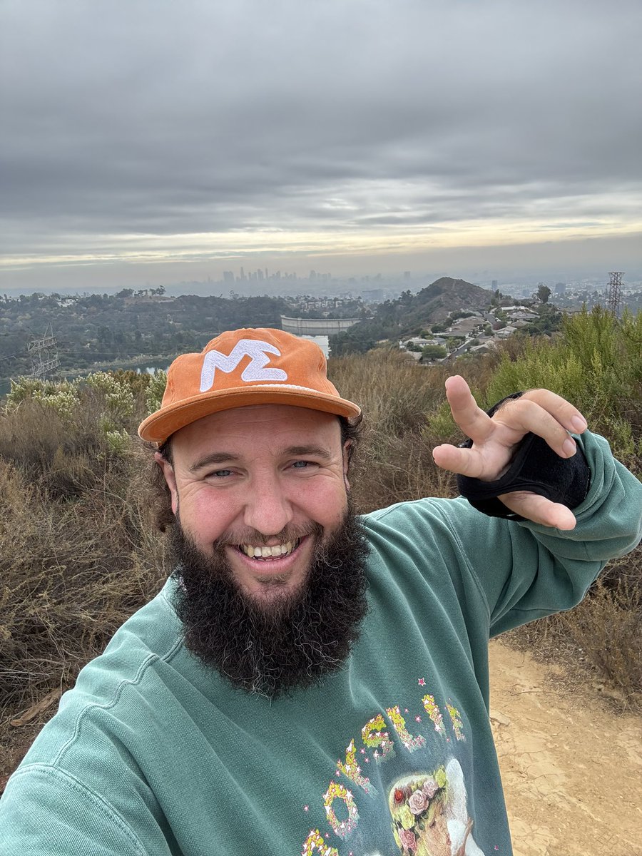 UNCLE 🏴☠️ EDDIE 🫵😹 tweet media