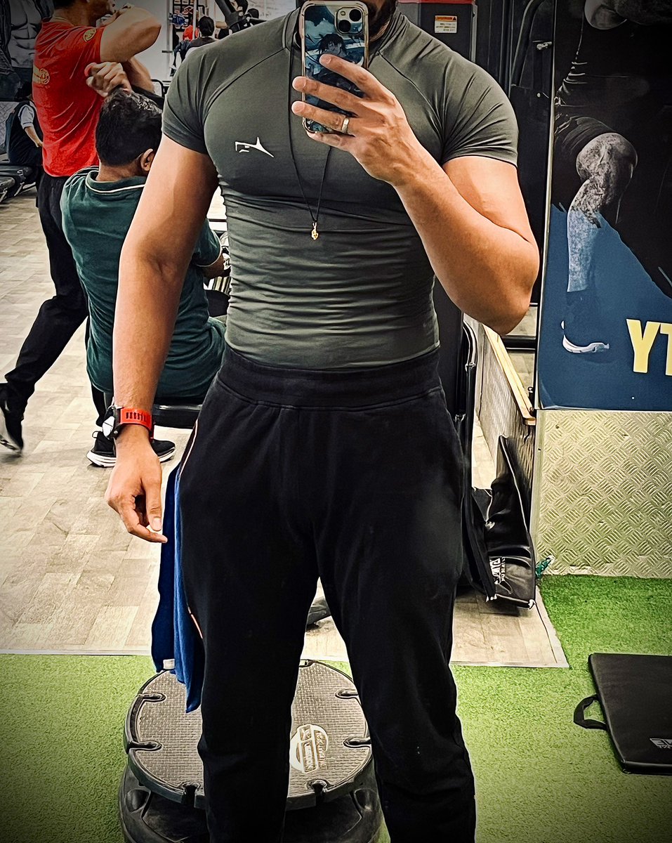 ameya91's tweet photo. 2 years in making…slow process for sure but we getting good at it 😈
#compressionFit #gym #gymmotivation #Gymshark https://t.co/PFdMr3YAtw