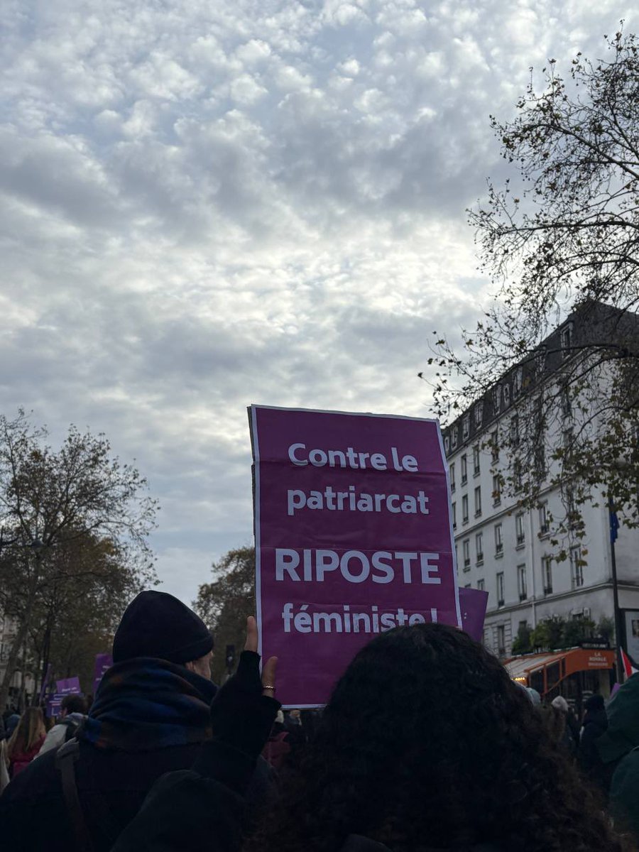 Déferlante féministe dans les rues partout en france aujourd’hui contre les violences sexistes et sexuelles 

L’UNEF était présente en manifestation contre l’impunité et les violences patriarcales !