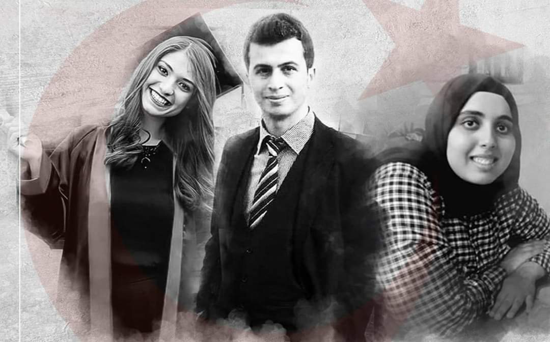 Bilgisi, emeği ve fedakârlıklarıyla aydınlık yarınlarımız olan evlatlarımızı yetiştiren, geleceğe umutla bakabilmemizin temelini atan tüm öğretmenlerimizin #24KasımÖğretmenler Günü'nü kutluyor!
Hain terör saldırılarında şehit olan öğretmenlerimizi rahmet ve minnetle anıyorum.🇹🇷