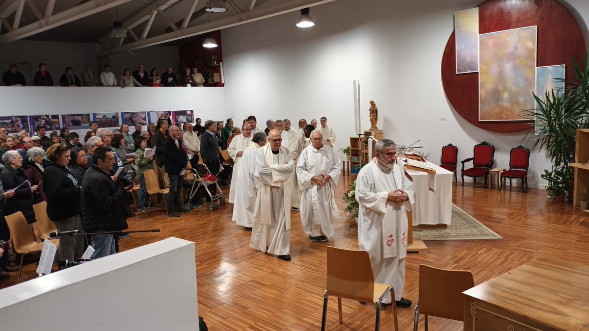 PastoralObrera's tweet photo. 🙏 Nos ponemos ante Dios para agradecerle estos 30 años de camino junto al mundo obrero por fidelidad a Jesús, el obrero de Nazaret, su hijo amado.
#30AnivPOTI #JGPT2024
@PastoralSocial9 https://t.co/KlsKmQ1n4q