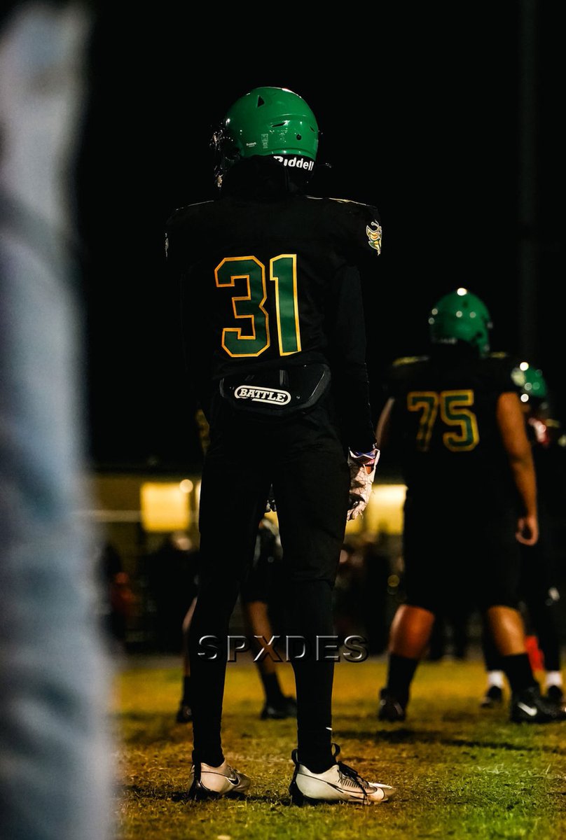 michaelmcc008's tweet photo. #31 on the forced fumble https://t.co/3hBQhpp331