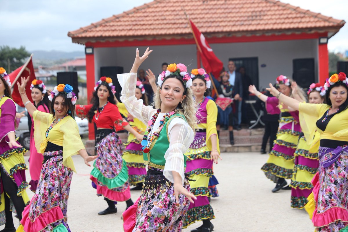 Zeytin Hasadı ilk kez festival olarak kutlandı seferihisarhaber.com/zeytin-hasadi-…