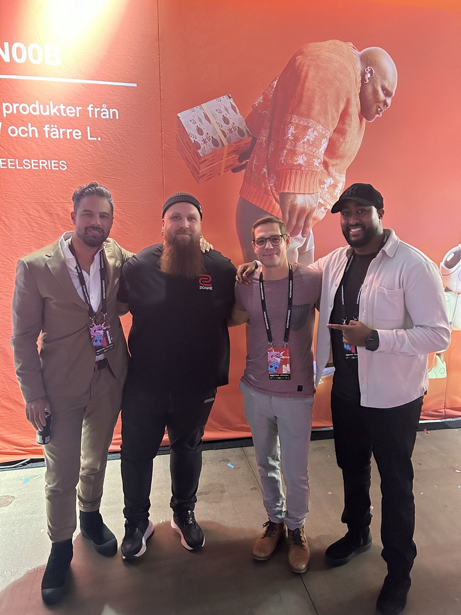 Wow sist jag såg dom här i samma rum var nog 15 år sedan. Kul att se er på <a href="/DreamHack/">DreamHack</a> legender!