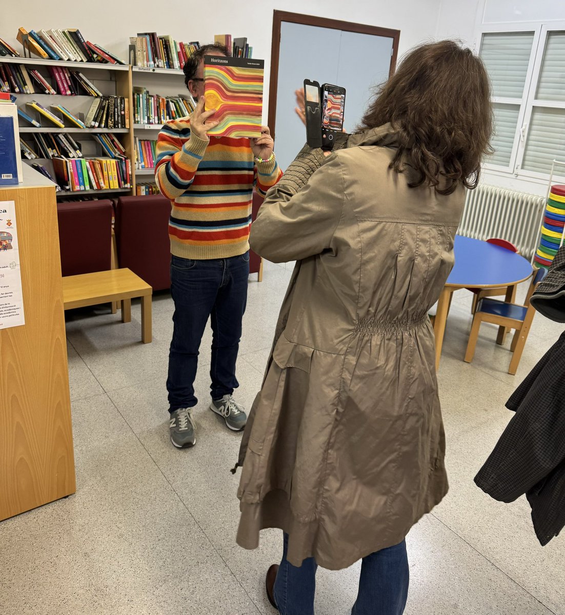 ManelSoleA's tweet photo. Gran dosi d’autoestima i reivindicació lleidatana, la que ens han insuflat l'@Antoni_Gelonch i el @francesccanosa, aquesta tarda a la #BibliotecaMunicipal #FerranSaez de l'@AjGranjaEscarp, amb la presentació de la revista #Horitzons.
Un luxe!!
Amb la @Jesskeyring i @martaalos. https://t.co/IBsDbWvnee