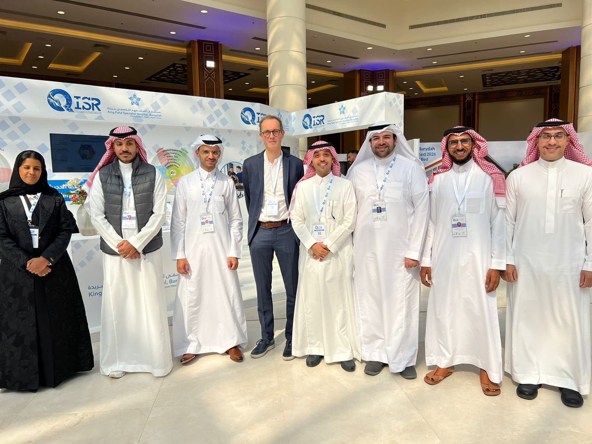 Alsalmi_Sultan_'s tweet image. Thank you @ELThursday for the invitation &amp;amp; hospitality. 
My honour to present our short experience of robotic surgery and meet giant neurosurgeons in KSA @AbdulrazagAjlan &amp;amp; @MBafaquh. Also inspired by my mentor @lefrancmi who consistently employs cutting-edge techniques.