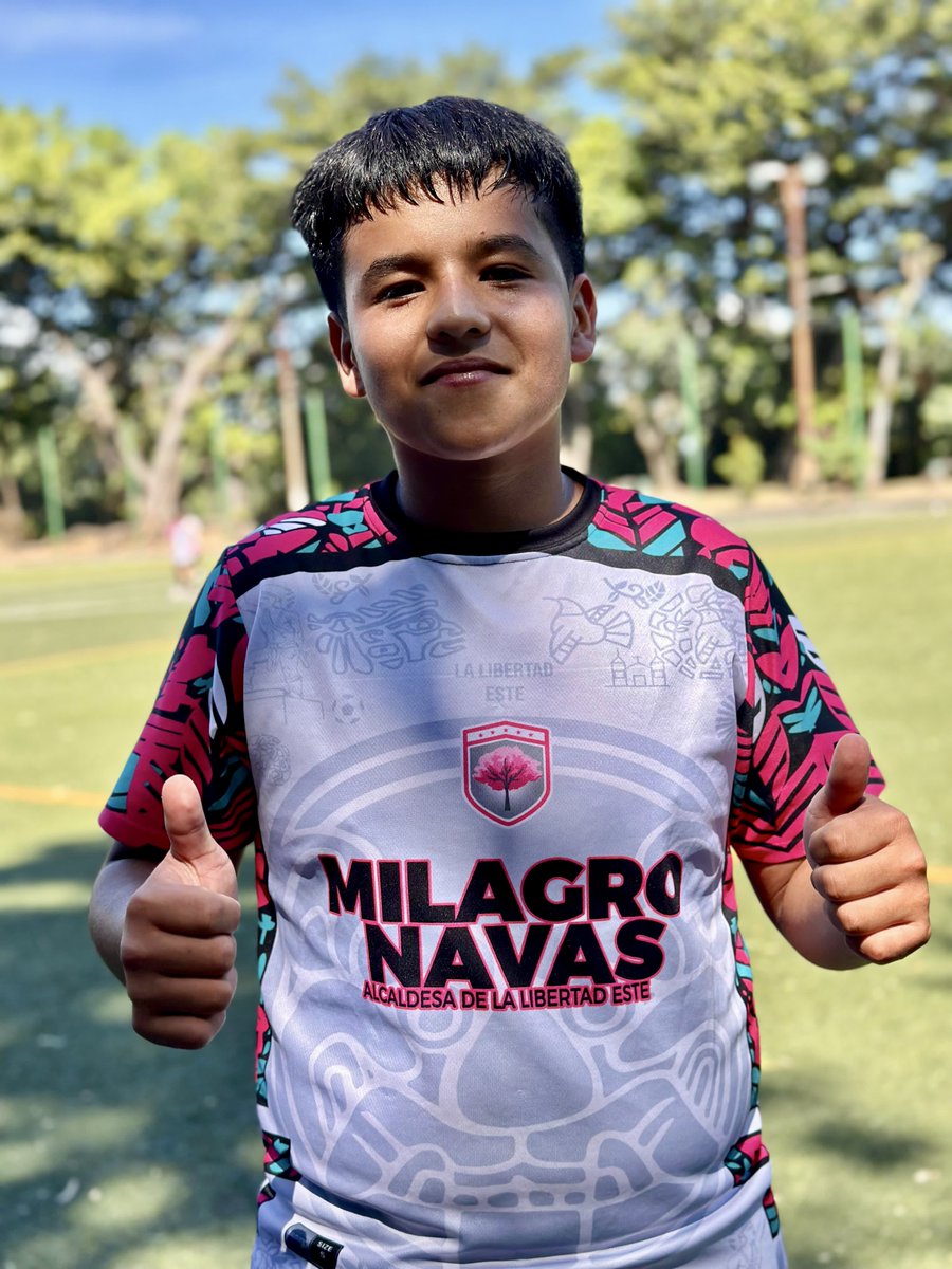 AlcaldiaAntiguo's tweet photo. 🥅⚽ En nuestro Complejo Deportivo La Sultana, los equipos Nivel 4 y 5 de ADFA La Libertad Este y Gambeta se enfrentan en un emocionante encuentro.
¡No te pierdas la emoción del fútbol juvenil! ⚽️
#FútbolJuvenil #ADFA #DistritoAntiguo https://t.co/ziLReUtxpx