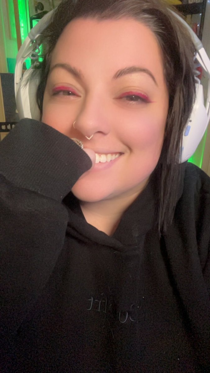 More OOT Randomizer nonsense!
Come in and watch me struggle?

Twitch.tv/notablynicole_