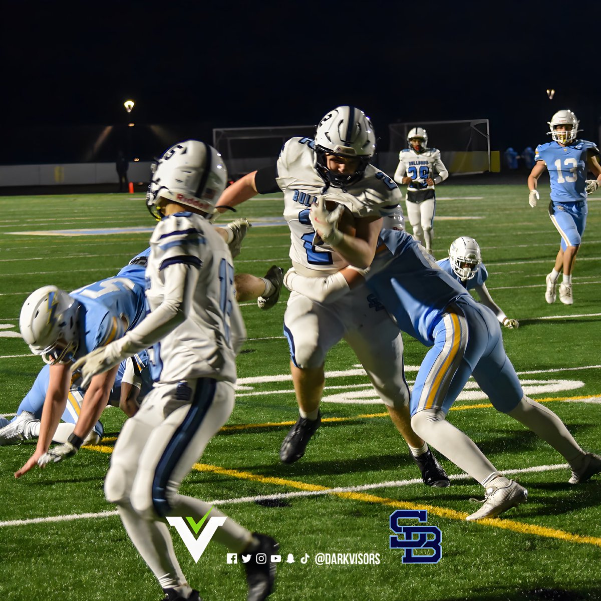 DarkVisors's tweet photo. @joeyjohnson238 tossing defenders on his way to the EndZone.  

#latepost #playoffsrd1 #football #playofffootball #highschoolsports #photograghy https://t.co/PxNfn40b4p