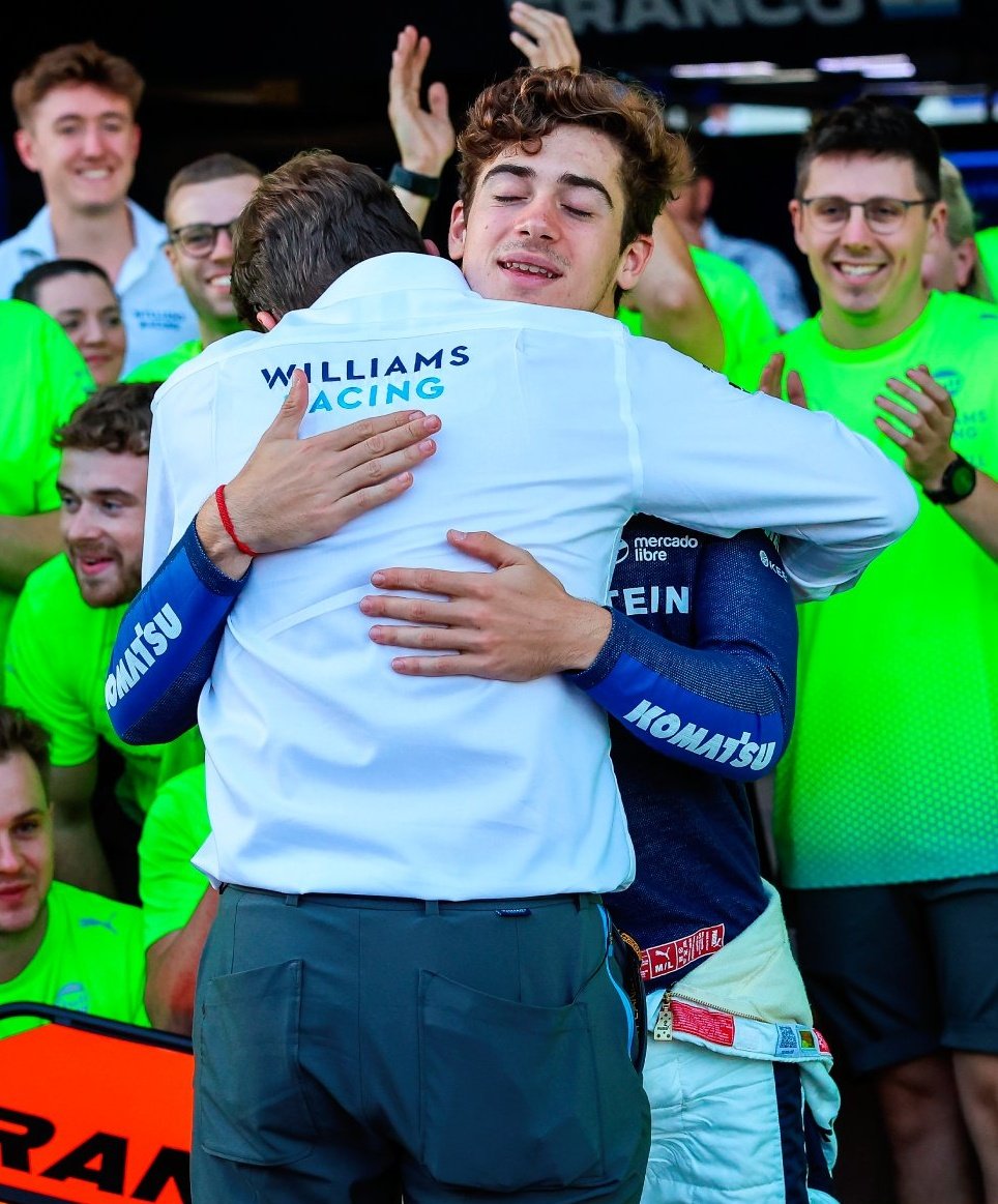 Cande (@candealr22) on Twitter photo Gracias a Williams por darle una oportunidad a Franco. Todo un país les agradece por ayudarlo tanto y darle el apoyo y reconocimiento que merece 🇦🇷🤍
#ThanksWilliams #WilliamsF1 <a href="/WilliamsRacing/">Atlassian Williams Racing</a> Gracias a Williams por darle una oportunidad a Franco. Todo un país les agradece por ayudarlo tanto y darle el apoyo y reconocimiento que merece 🇦🇷🤍
#ThanksWilliams #WilliamsF1 <a href="/WilliamsRacing/">Atlassian Williams Racing</a>