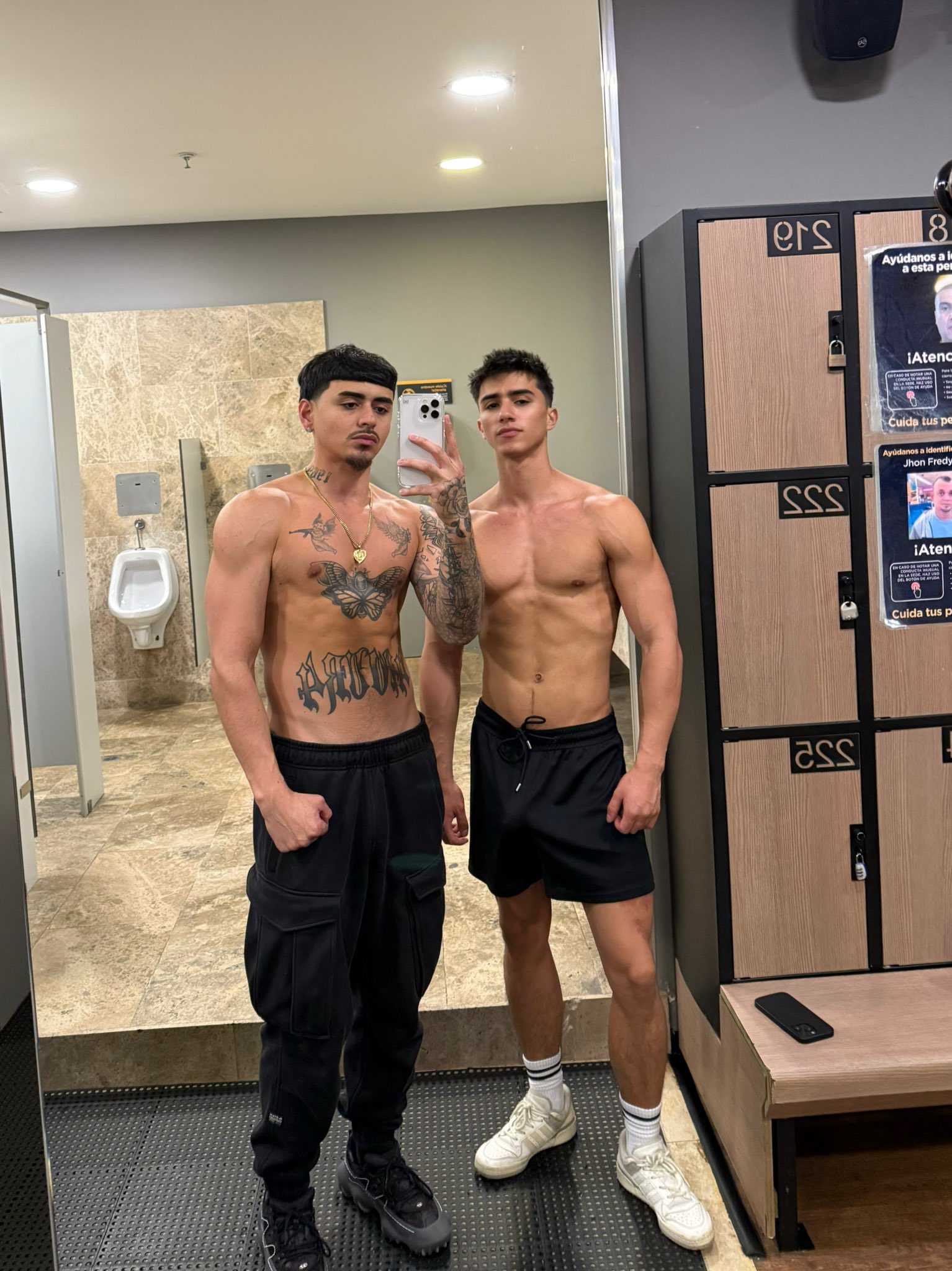 1 pic. yeah i can take it bro @FDjasonn https://t.co/cynZkBBiTw