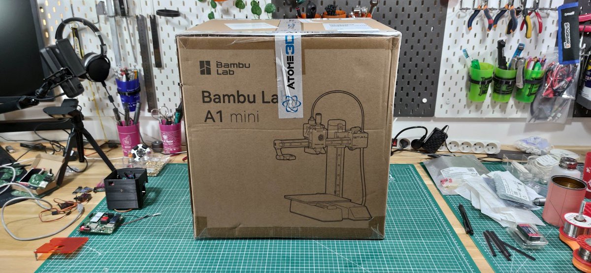 Barbatronic (@barbatronic) on Twitter photo Yo ! Live surprise ce soir 😉 
RDV à 21h twitch.tv/barbatroniclive ! On déballe/test le bô joujou que voila et on continue de bosser sur les petits robots de la coupe de France de robotique !
A tte ! Yo ! Live surprise ce soir 😉 
RDV à 21h twitch.tv/barbatroniclive ! On déballe/test le bô joujou que voila et on continue de bosser sur les petits robots de la coupe de France de robotique !
A tte !