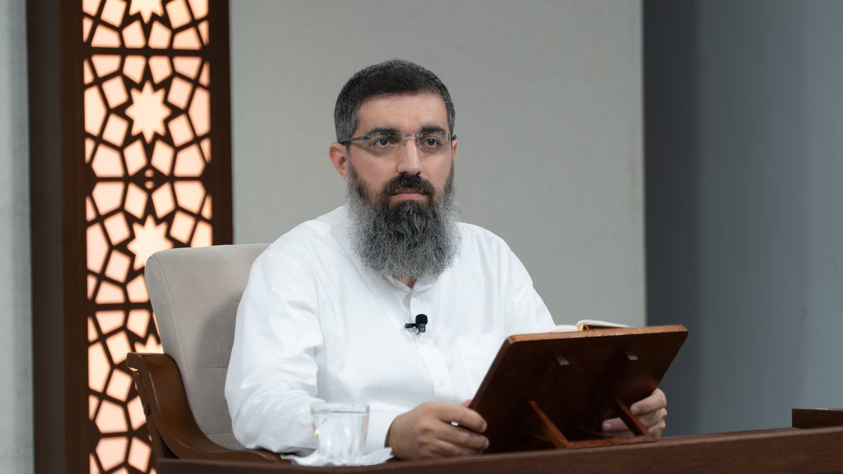 🗣️ Halis Bayancuk Hoca;

“Kitaplarında hocalar Selefiliği bir mezhep olarak kabul ediyorlar ama ekranlarda terörize ediyorlar.”
#KırmızıMasa

👤 <a href="/Halis_Bayancuk/">Halis Bayancuk</a> 
👤 <a href="/muharice/">Muharrem Coşkun</a>