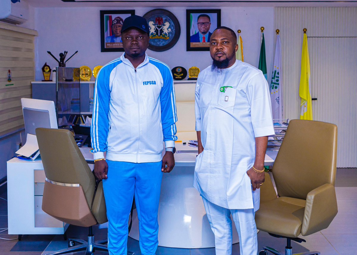 YemieFash's tweet photo. Visited the Honourable Minister of Youth Development, @ayowisdom_, in his office today. Despite it being a Saturday, he still had to be in the office. He mentioned, "There are times when I don't leave the office until as late as 11 p.m." Such dedication is truly commendable. Keep making us proud, Ayo.