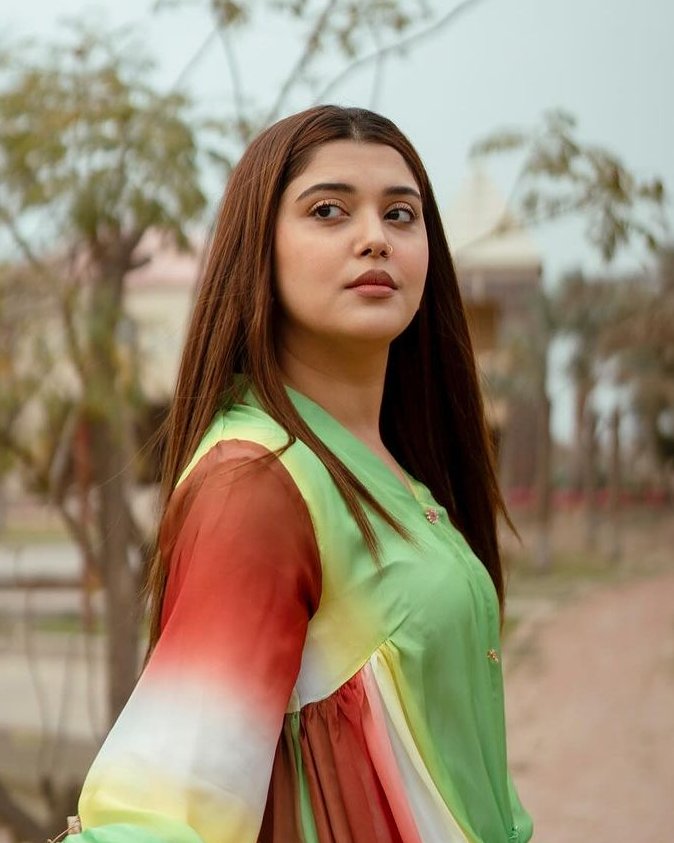AsmaOfficial211's tweet photo. سنا ہے اس کی بھی مارکیٹ میں آگئی ہیں ؟؟؟
کس کس کے پاس موجود ہے ؟؟
#imsharehman #minahilmalik #kanwalaftab #drfauzia https://t.co/hvUwcu5Ul4