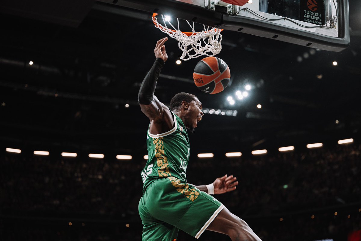 Lonnie Walker IV tweet media