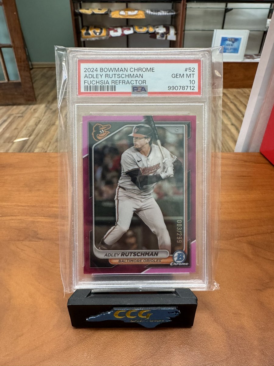 CcgSports's tweet image. 🚨🔥 Giveaway time!🔥🚨 winner will be announced 11/30! …. To enter like &amp;amp; follow… Good luck! #topps #baseballcards #adley #baltimore #Orioles