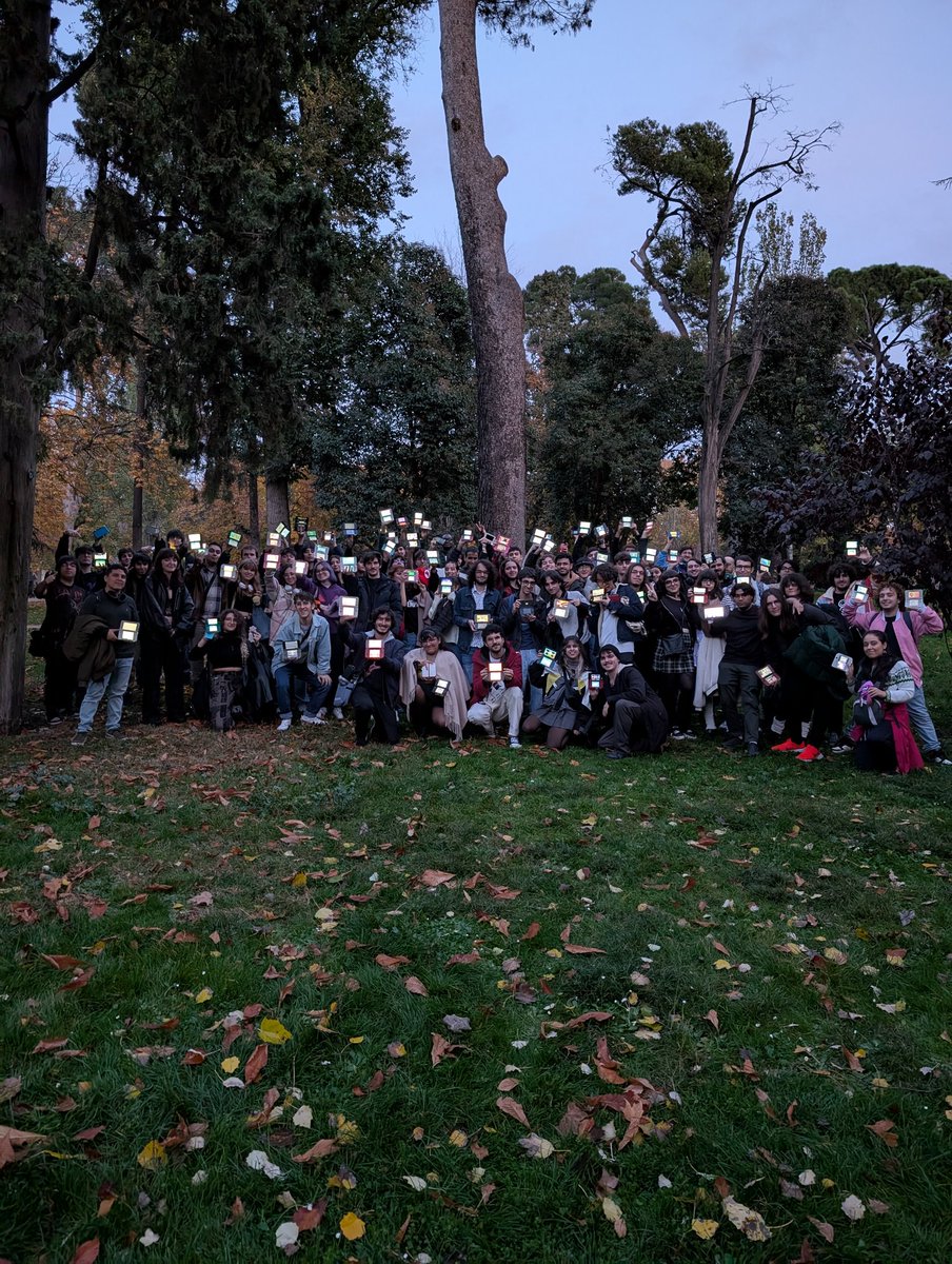 scarsalx's tweet image. TERCERA QUEDADA STREETPASS 

Esto es increíble de verdad, muchas gracias a todos por venir