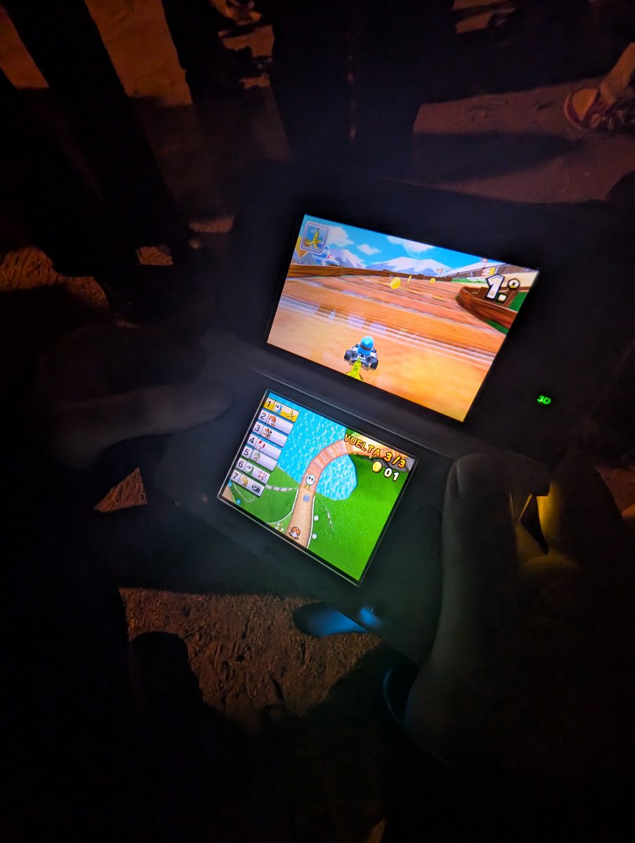 scarsalx's tweet image. TERCERA QUEDADA STREETPASS 

Esto es increíble de verdad, muchas gracias a todos por venir