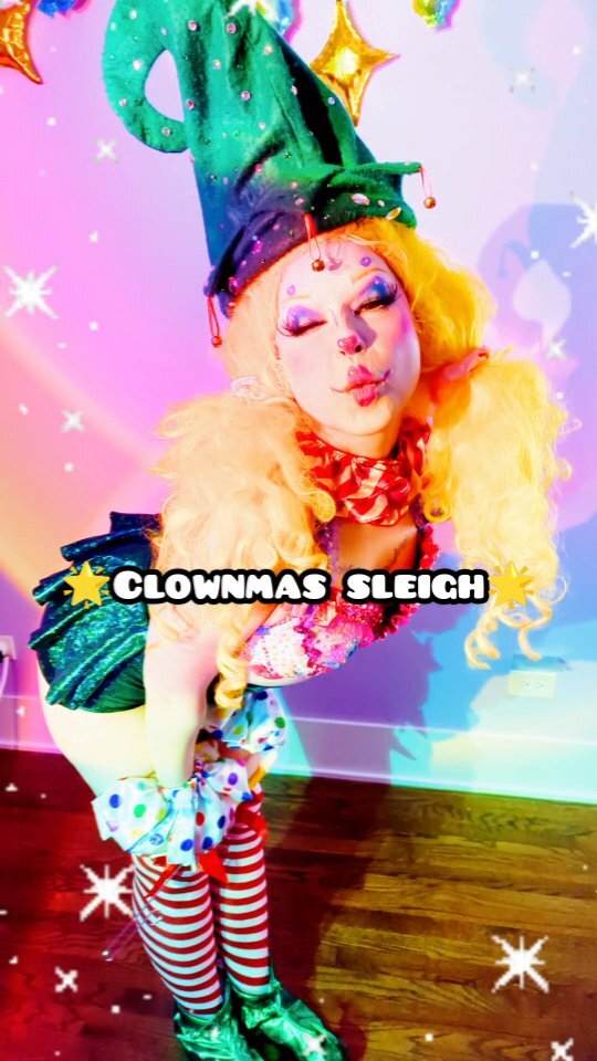 This Clownmas Look... instagr.am/p/DCubD6MPivJ/