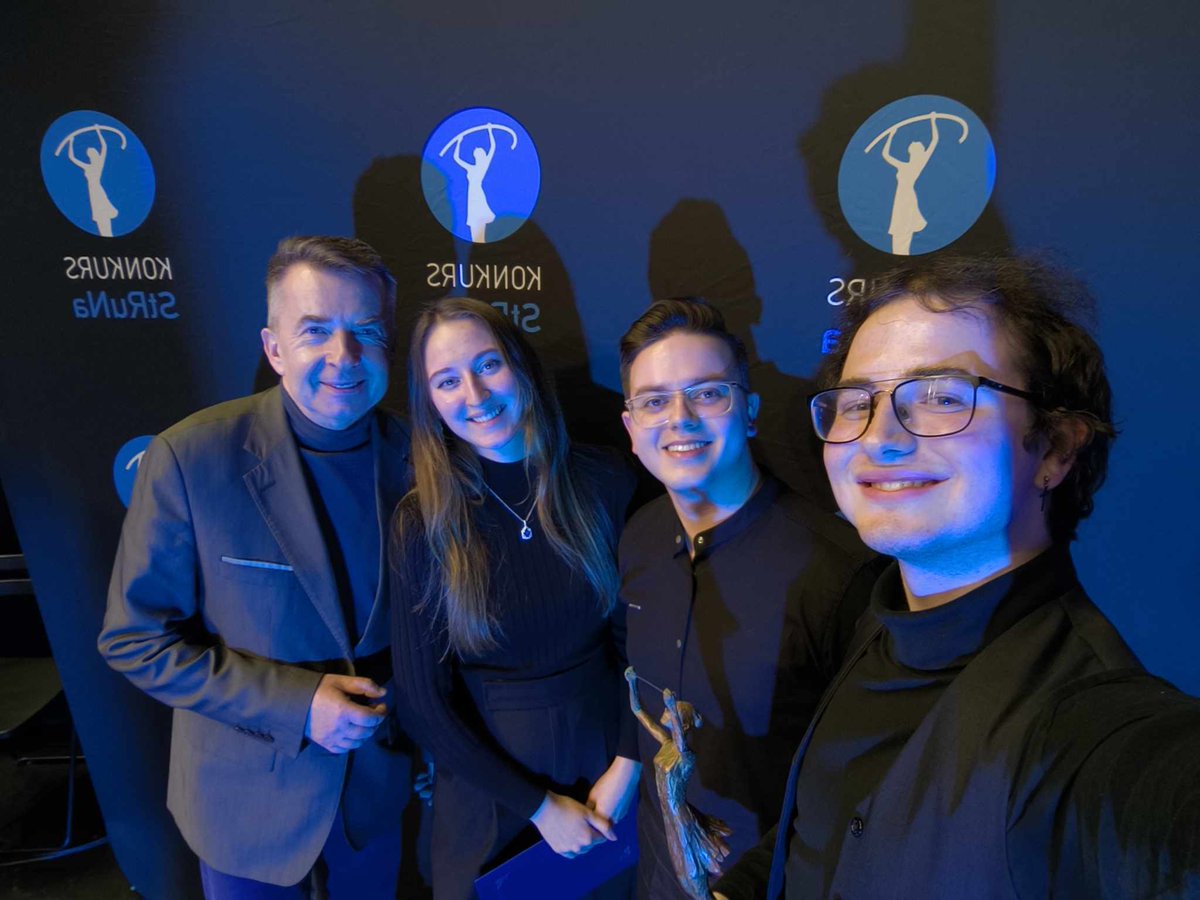 Joanna Ortyl (@joannaortyl) on Twitter photo Do you know what just happened here????ours from #OrtylPhotoLab are in the finals of the competition #Struna !!! And they just took the win from the hands of the minister <a href="/wieczorekdarek/">Dariusz Wieczorek</a> <a href="/MNiSW_GOV__PL/">Ministerstwo Nauki i Szkolnictwa Wyższego</a>
<a href="/Kamil_Pulit/">Kamil Pulit</a> <a href="/Jpietraszewskii/">Jakub Pietraszewski</a> gosia kowalewska ‼️🚀🎯 Do you know what just happened here????ours from #OrtylPhotoLab are in the finals of the competition #Struna !!! And they just took the win from the hands of the minister <a href="/wieczorekdarek/">Dariusz Wieczorek</a> <a href="/MNiSW_GOV__PL/">Ministerstwo Nauki i Szkolnictwa Wyższego</a>
<a href="/Kamil_Pulit/">Kamil Pulit</a> <a href="/Jpietraszewskii/">Jakub Pietraszewski</a> gosia kowalewska ‼️🚀🎯