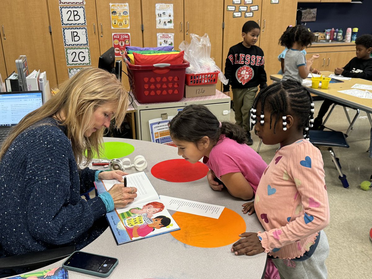 Kelly Purdy (@kpurdy55) on Twitter photo We had an extra special visit for #anauthoraweek visit #12! <a href="/atpearthkeeper/">Raven Howell</a> joined us in person and gave us all a copy of her newest book! #raisingreaders #raisingwriters #authorvisit <a href="/newburghschools/">Newburgh Schools</a> <a href="/Gidneyaveschool/">Gidney Avenue School</a> We had an extra special visit for #anauthoraweek visit #12! <a href="/atpearthkeeper/">Raven Howell</a> joined us in person and gave us all a copy of her newest book! #raisingreaders #raisingwriters #authorvisit <a href="/newburghschools/">Newburgh Schools</a> <a href="/Gidneyaveschool/">Gidney Avenue School</a>