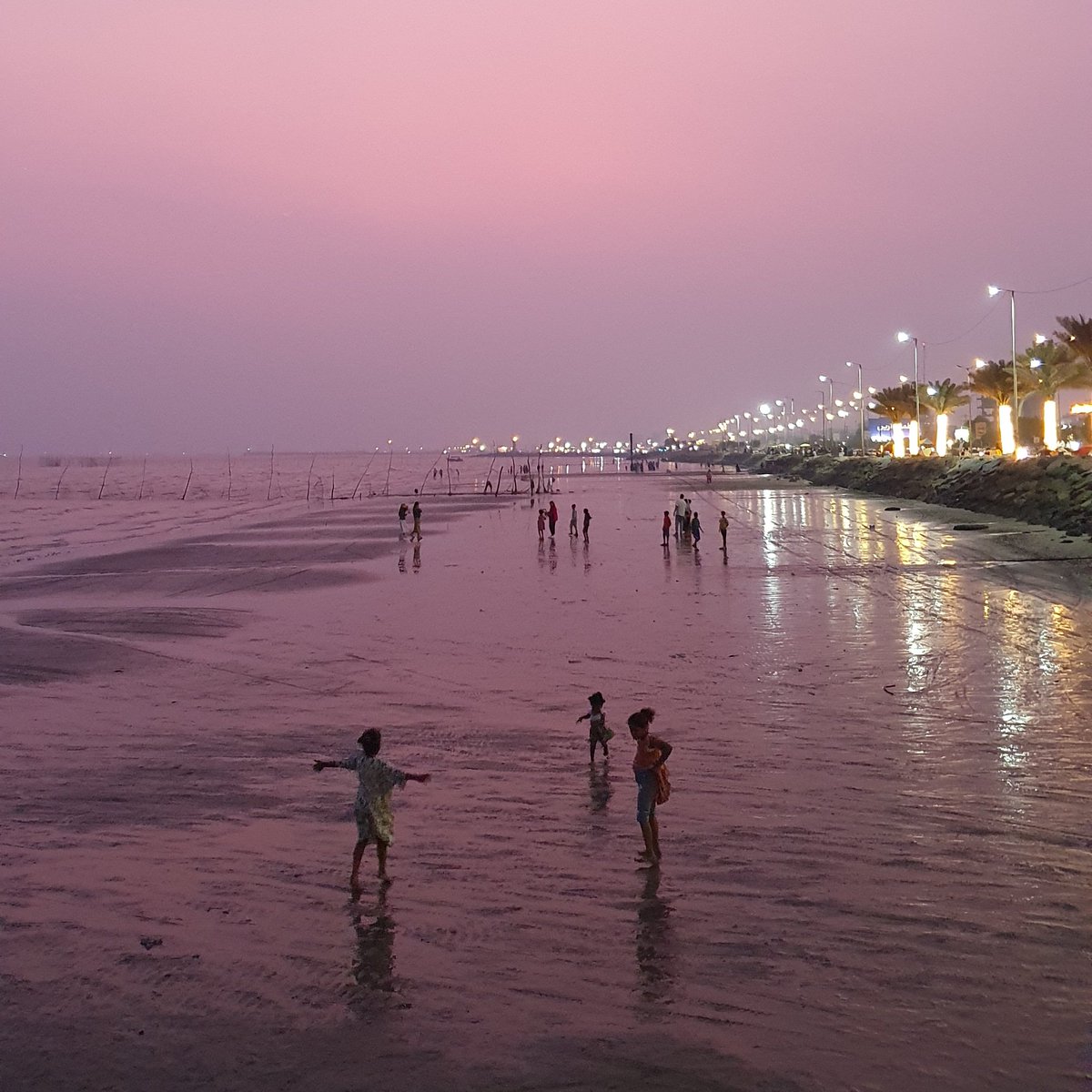 چنان دریای بی‌پایان‌.