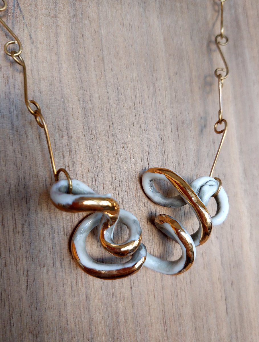 FaunaHC's tweet photo. Her biri el işçiliği olan porselen kolyeler çeşitli form ve desenlerle satışta 📣
(Küpeler de pek yakında gelecek)

https://t.co/bCrJJoHKPl

#faunahandcrafted
#faunaaccessory https://t.co/SxtLlaDbIx
