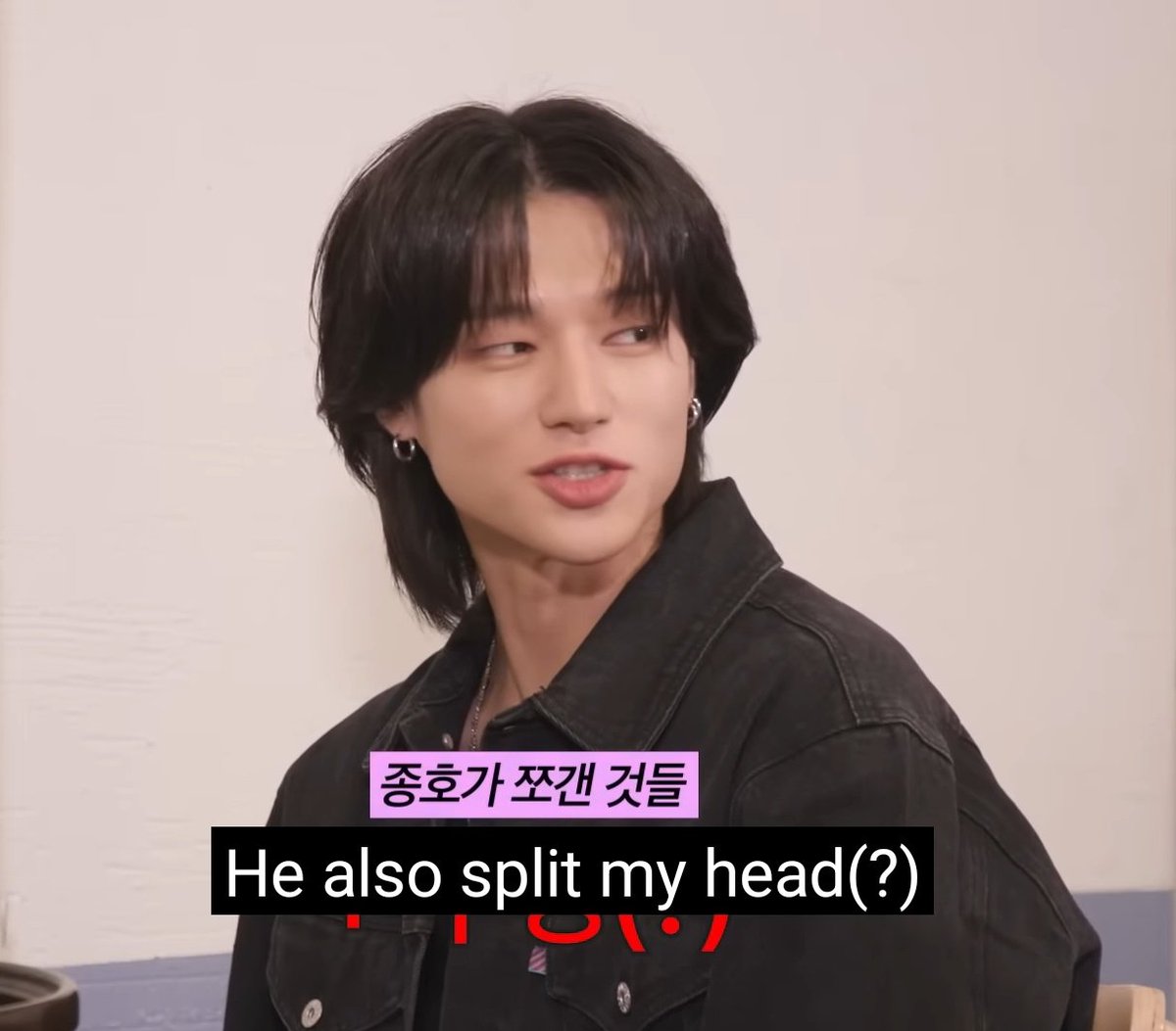 paula9spn's tweet photo. Jongho presumiendo todas las cosas que puede partir. Manzanas, melones, nueces...

Wooyoung: él también me partió mi cabeza.

😂😂😂 https://t.co/ZnjQeRUuHl