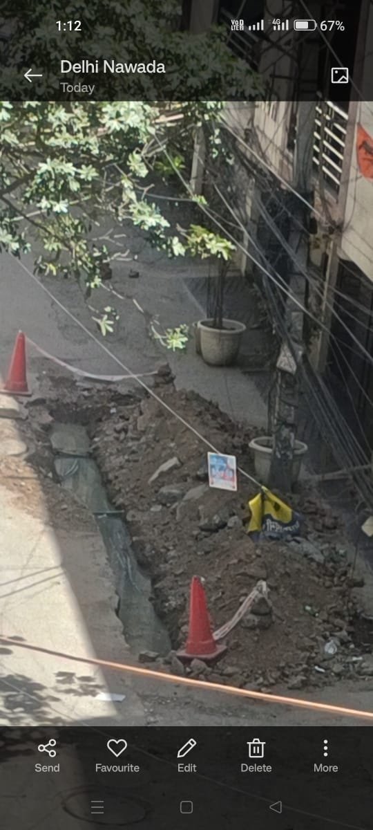 rupeshkjha's tweet photo. @AtishiAAP @CMODelhi @ArvindKejriwal @LtGovDelhi @MCD_Delhi @DelhiPw @OberoiShelly @dcwestzone @DMwestDelhi @delhi_sw Resp. Atishi Mam, All Rama Park B-Block Sevarage are full continue follow up with Area JE Amarjeet Singla but no response fr. Last 6 months. Plz Intervene to DN. https://t.co/snewBh1E5e