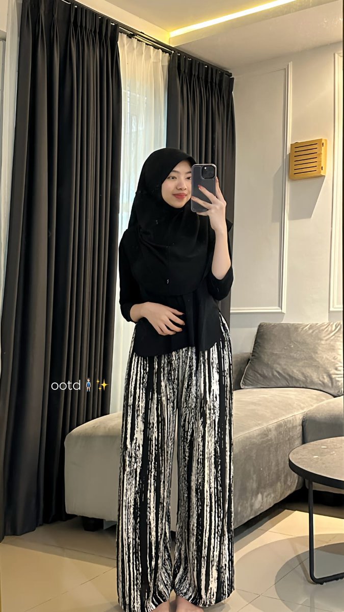 salwaasajaa's tweet photo. sepi bnget ditinggal suami keluar kotaaπ
#lecehin #pejuhinaku #kontolinfotoaku #bacolin #bacolhijab #perkosa #gangbangbaby https://t.co/rBEPQB9Q1f