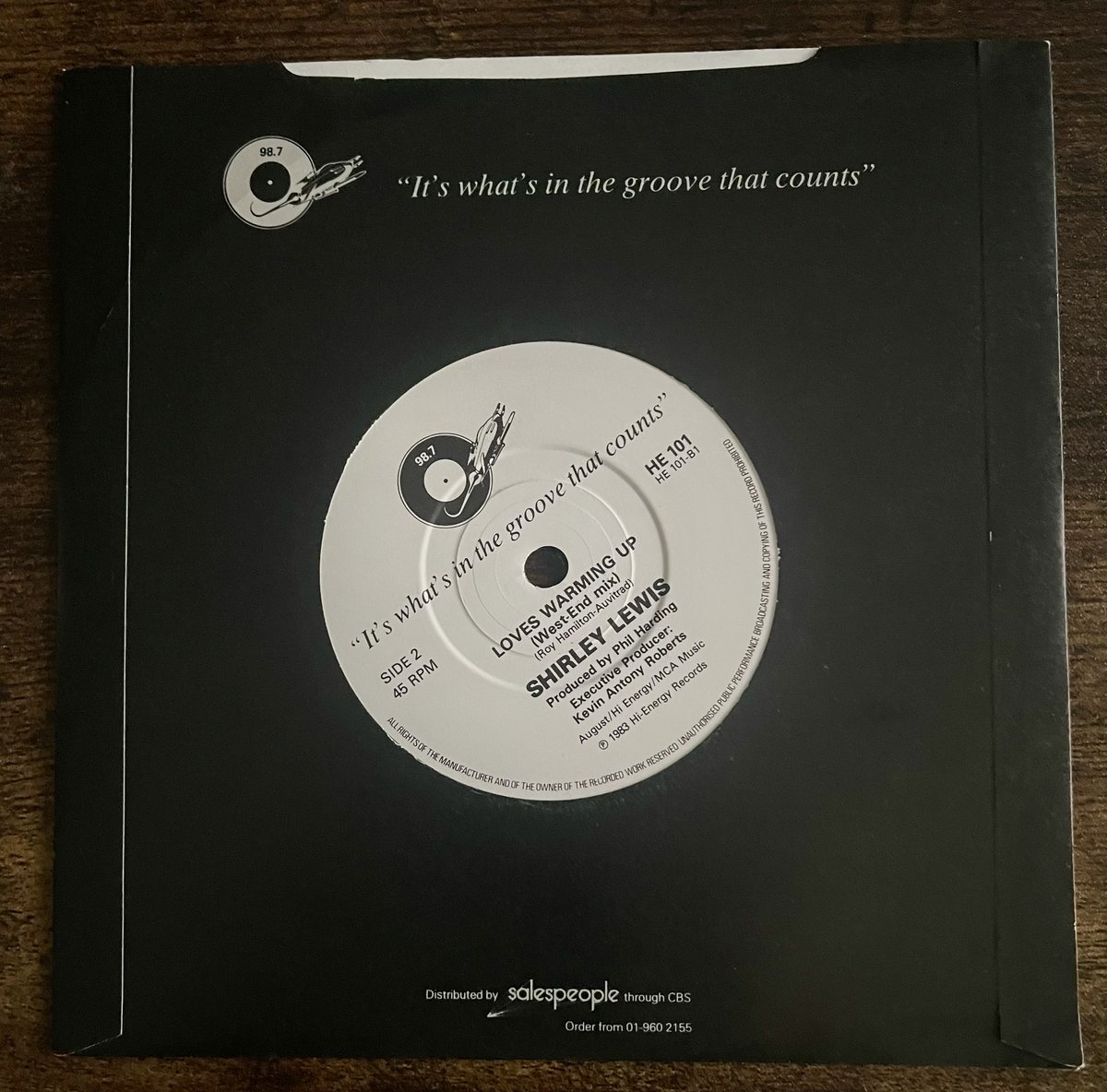 Poplifer73's tweet image. Vinyl Saturday!
Shirley Lewis “Love’s Warming Up” produced by Phil Harding.
1983 Hi~Energy Records.
@Shirley__Goss @phardingmusic 
#ShirleyLewis #PhilHarding #HiEnergyRecords #80sDisco #Vinyl #VinylFinds #SevenInchSingle