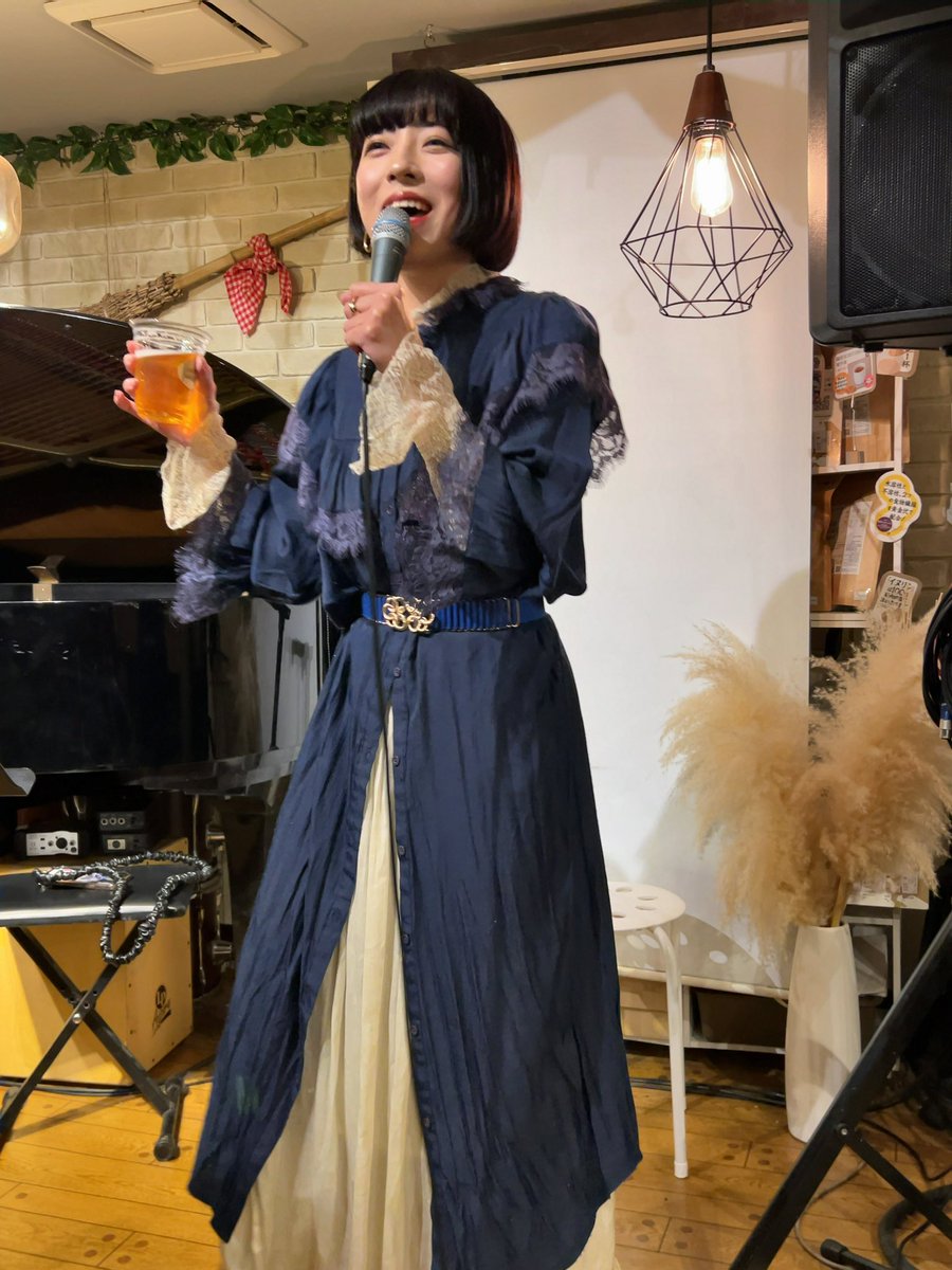 wm0628fiore2014's tweet photo. Cafe uningleで行われたViolet Fizzライブに行ってきました。久保田れなさん目当てで行ったら、大半をVIOLET(久保田れな・夏々野七菜)でした。文字通り、自分は最初で最後かな?
#Cafeuningle #VioletFizz #VIOLET #久保田れな #夏々野七菜 #しゅがあみ #増田桜美 https://t.co/EW41So91Xv