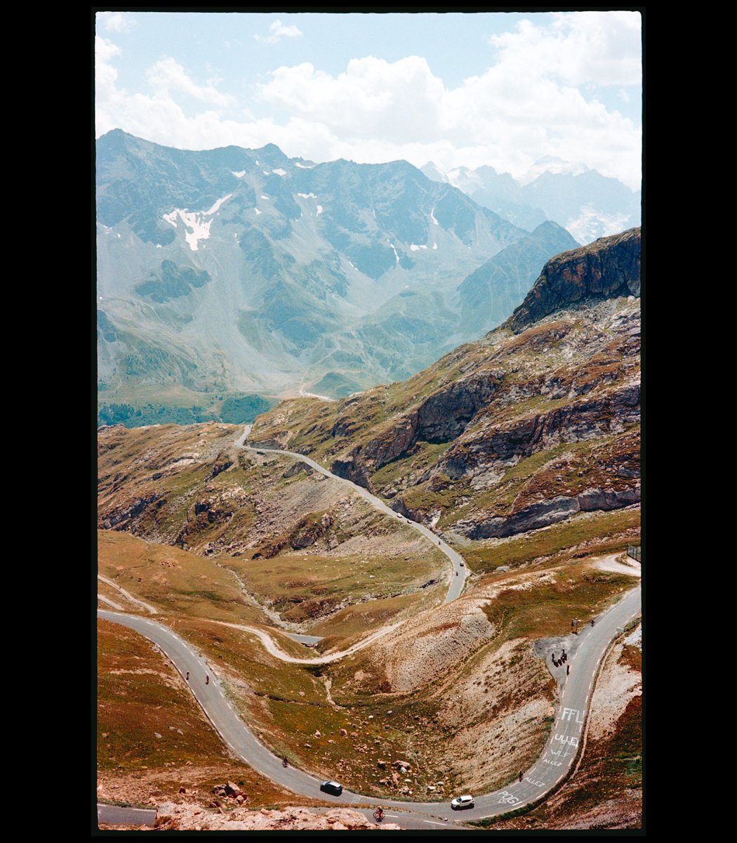 samcritchlow's tweet photo. Col du Galibier, 2642m

🎞️Kodak Portra 400 📷Olympus 35 RC https://t.co/OVSrVP3fQ7