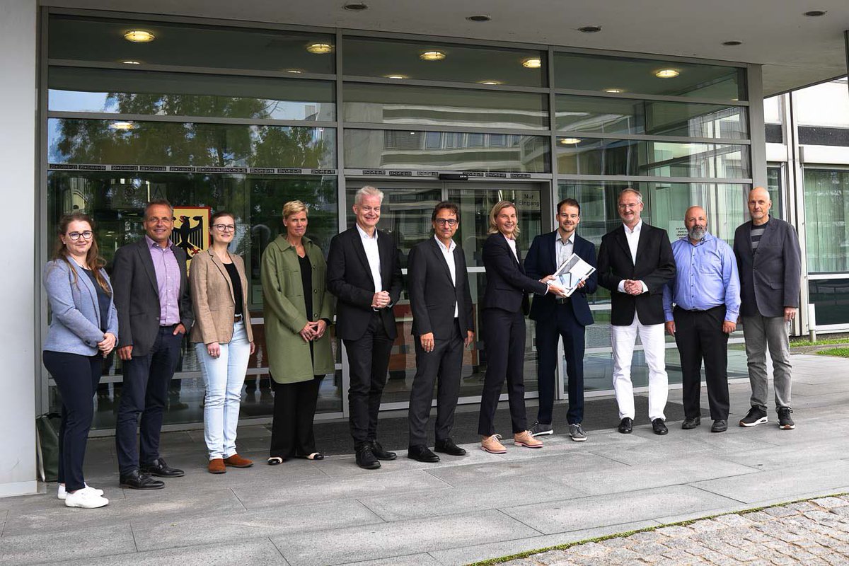 Klaus Müller tweet media