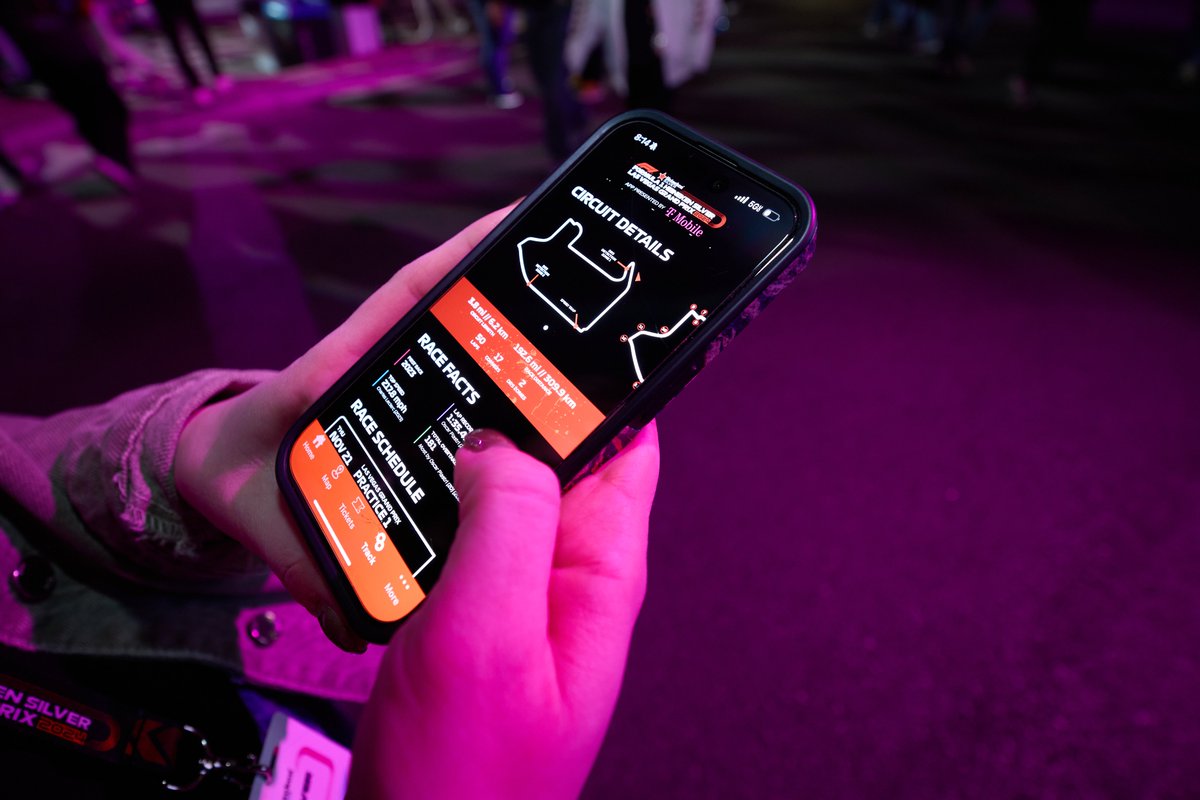 .@f1LasVegas App presented by <a href="/TMobile/">T-Mobile</a> is back in action including an interactive 360-degree tour courtesy of @tmobileaccel grad, MeetMo PLUS on demand highlights and instant replays.

All thanks to the power of T-Mobile 5G! 💪