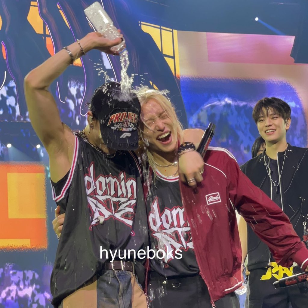 cchyunlixitos's tweet photo. seungmin nos representan tan bien :,) https://t.co/lAP9cS12rG