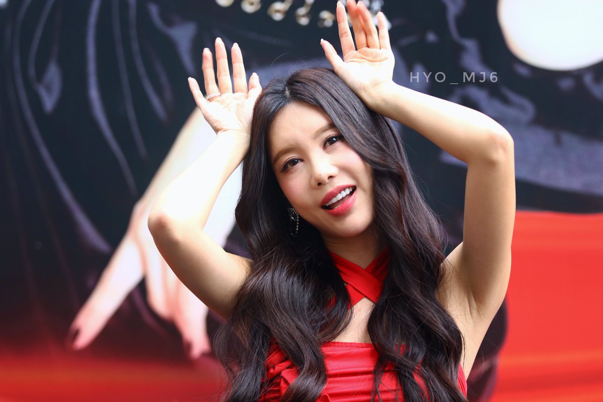 Hyo_MJ6's tweet photo. 우리의 최고의 리더 🫶🏻👍💐 

#티아라 #T_ARA #Qri #큐리 https://t.co/NigRzkqLoX