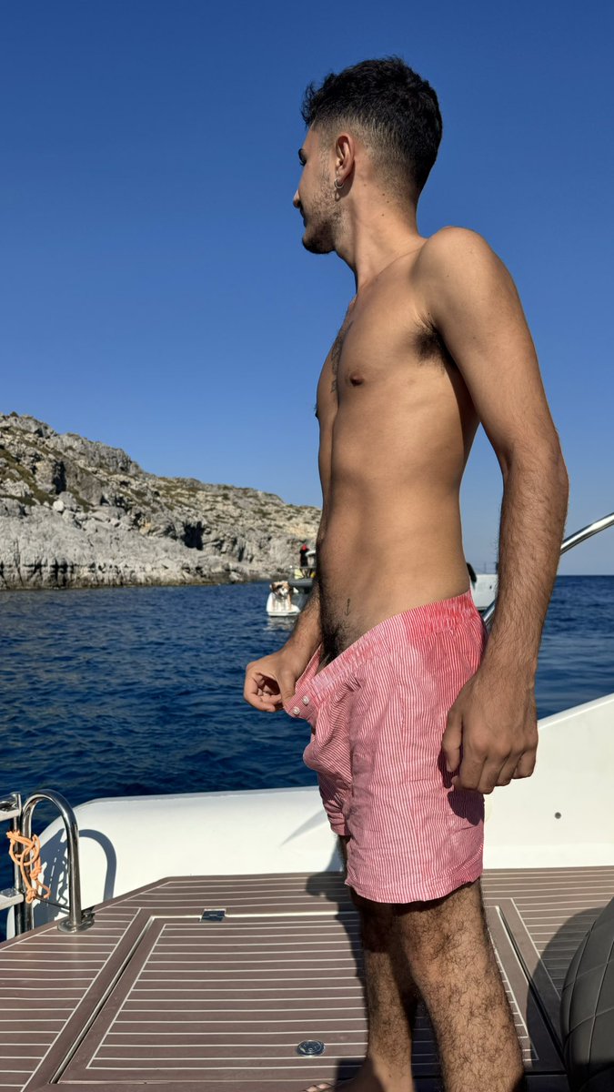 MalesUniverse's tweet photo. CHECK OUT this sexy hot stud @jonny_peretz 
We want to lick every inch of him!
https://t.co/EE7dnjxvxd https://t.co/YY9qJg07rd