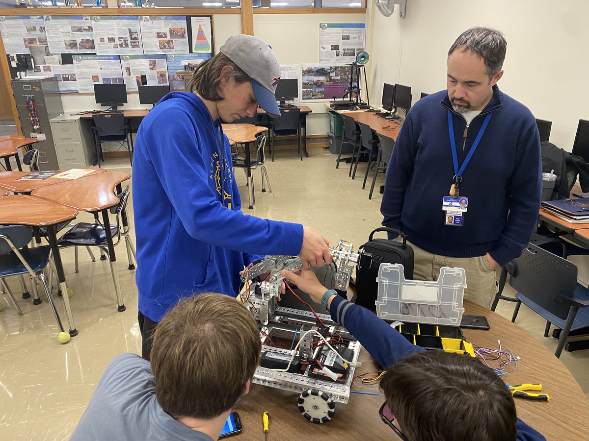 AtlasAlden's tweet photo. Great to see our @aldenrobotics Team getting ready for their work session at Nichols this morning.  It’s a preseason @BFF_Robotics event that our team was invited to join. https://t.co/W2ANTdZhkz