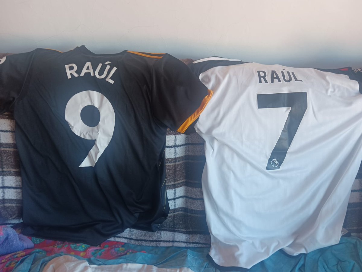 Marito75's tweet photo. #LaPremierEnMax  apoyando a Raúl Jiménez por @tntsportsmex y @StreamMaxLA saludos desde la ciudad de México. https://t.co/6ZYwaRtUUe