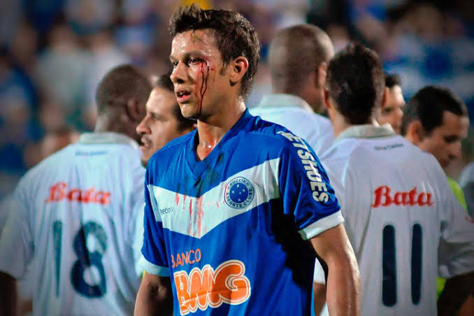 cec_twiter's tweet photo. RAÇA!

#LaBestiaNegra #Cruzeiro #GrandeConquista https://t.co/NWDeLk4qki