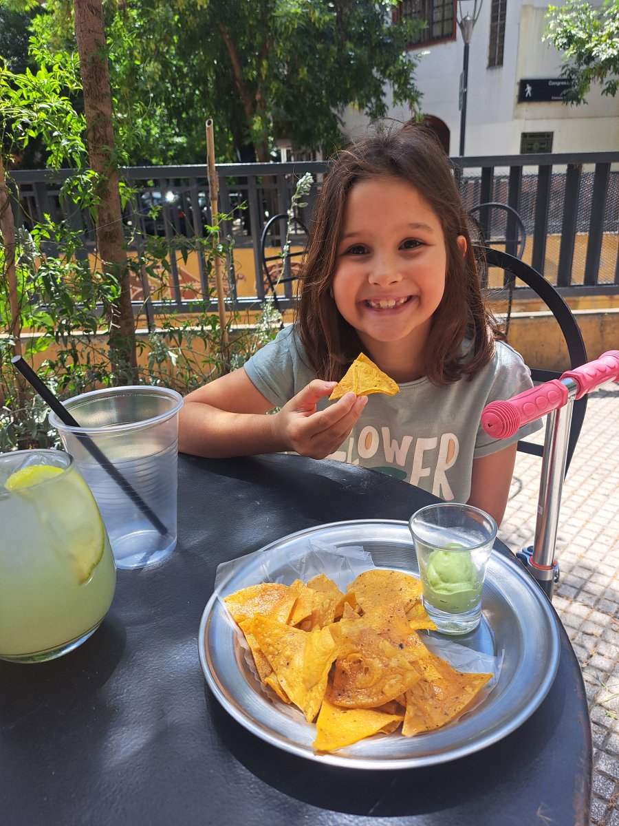AlmaSingerTwits's tweet photo. ¡Post del blog! ¡De ayer! ¡Y sale justo para apuntarlos dónde almorzar hoy! El pasado feriado me saqué las ganas de sentarme a almorzar y disfrutar una esquina de mi barrio que cruzo mucho: ¡Taquería Güey, en Congreso 2000, #Belgrano! 
https://t.co/EWcSmTV1hD 

#PostsAlmaSinger https://t.co/RGVnWTtUz9