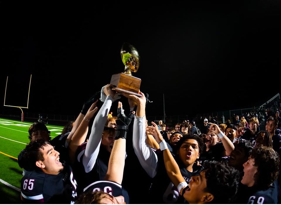 JGriedl's tweet photo. PROUD to Be a BEAR!

Thank you seniors! HISTORY MAKERS! Program changers! Champions! 

Thank you Bastrop Community for buying in! We felt all the SUPPORT! 

T.G.O.T - LOVE - 1 Corinthians 13:13

#EFFORT | #TGOT | #TheTEAM https://t.co/XilLLZQVRE