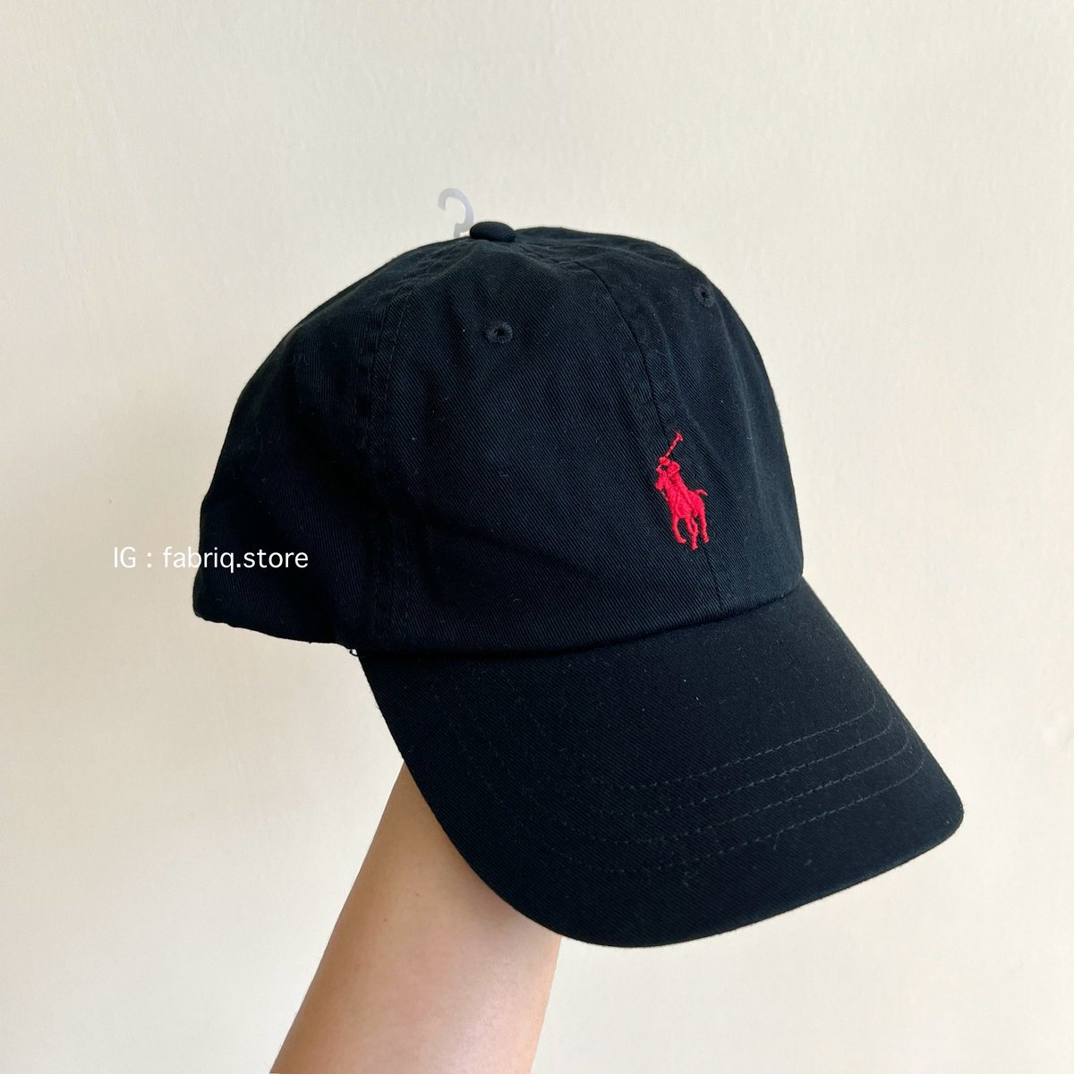 Shoppingb_kt's tweet photo. #พร้อมส่ง ❤️ Polo Ralph Lauren Cotton Cap สีดำ โลโก้สีแดง
✅ 1890 บาท ส่งฟรี
🪐 ของแท้ 100% ช้อปไทยใบละ3200บาท
〰️ พร้อมส่ง 1 ใบ
#Poloพร้อมส่ง #PoloCap #หมวกpolo #polothailand https://t.co/C4P9Ljz2jh