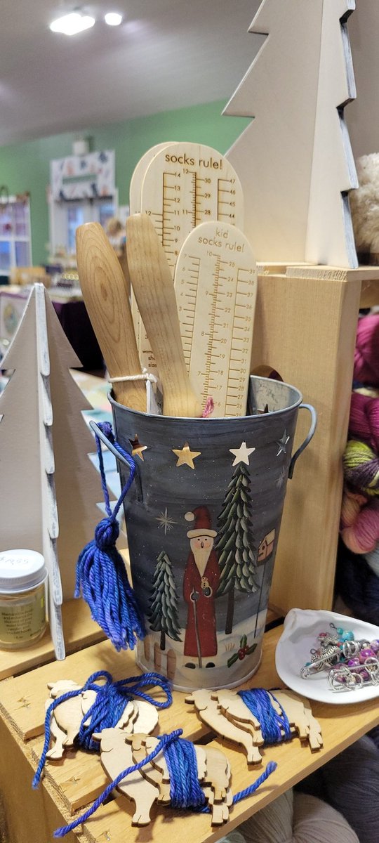 Christmas is coming to the Tatamagouche Farmers Market.
🍁🧵🧶🧡🐑